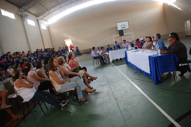 Entrega do UCA nas escolas estaduais